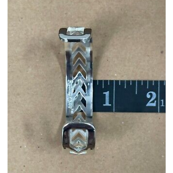 Rustic Cuff brand silver Chevron cuff bracelet - Picture 3 of 4